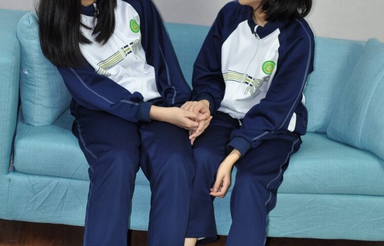 只糖棉袜 NO.007 嘉欣&小枝－夏日里的两双小白鞋 [216P/1V/706MB]