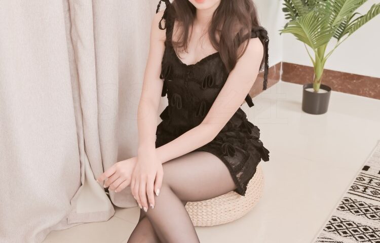 SSA丝社 第104期：腿模文娟，花样少女的短裙 [99P/925M]