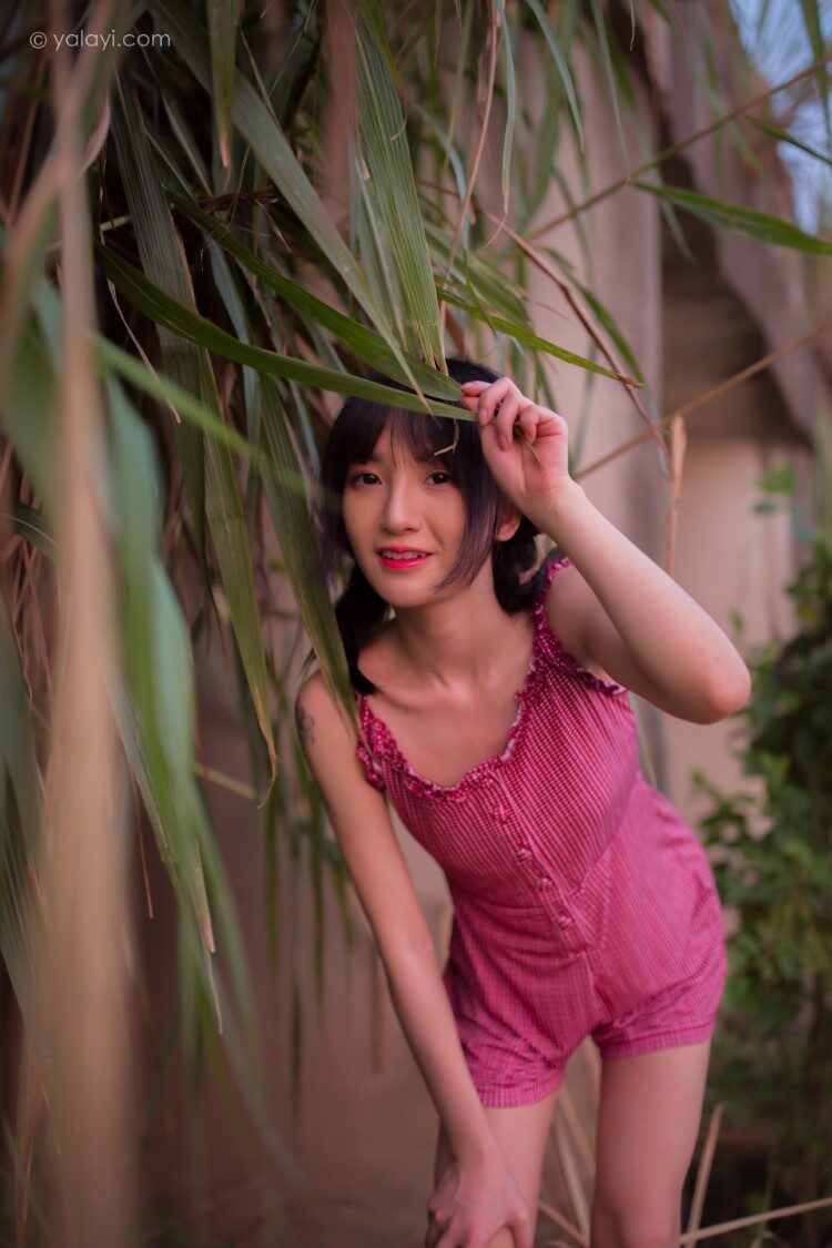 [YALAYI雅拉伊] 2020.09.14 No.702 暮色 落落 [48P/279MB]