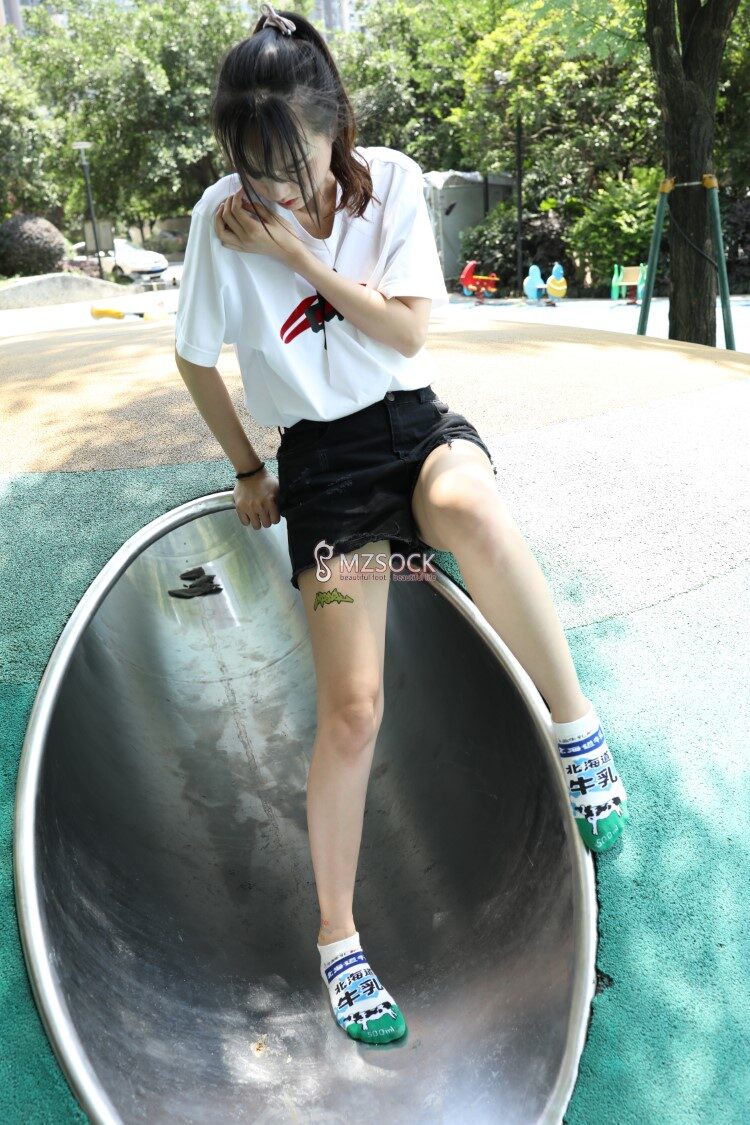 [MZSOCK]爱镁足 No.037 悦悦 捕获一只小可爱 [163P/712MB]