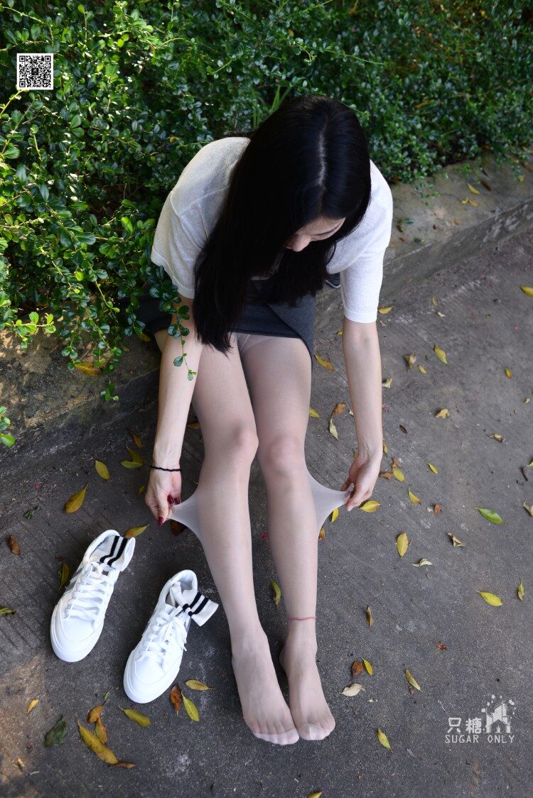 只糖原创 NO.043 文文 包屯裙肉丝棉袜小白鞋 [285P/1.07GB]