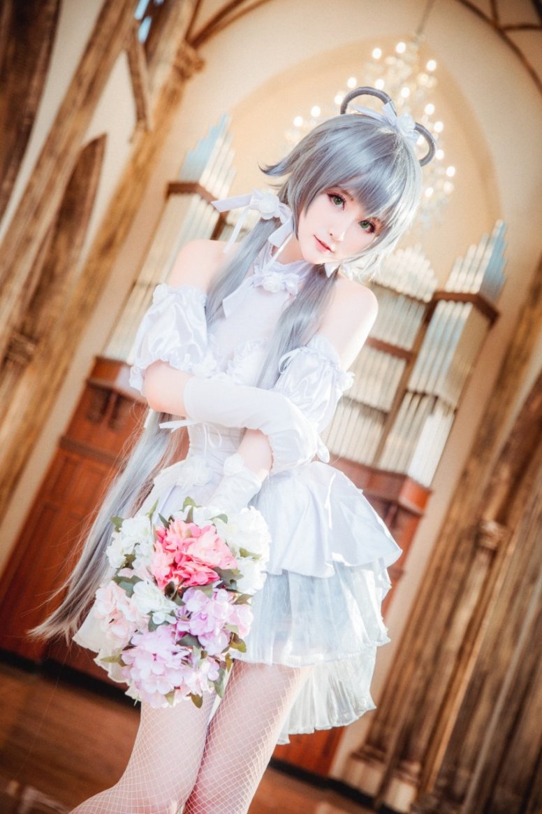 网荭Coser@yui金鱼 – 洛天依花嫁 [11P/79MB]