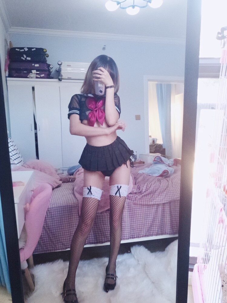 微博妹字@过期米线线喵  jk黑丝 [17P/23MB]