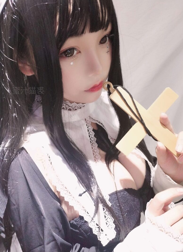 微博二次元coser@蜜汁猫裘 修女 [25P/52MB]