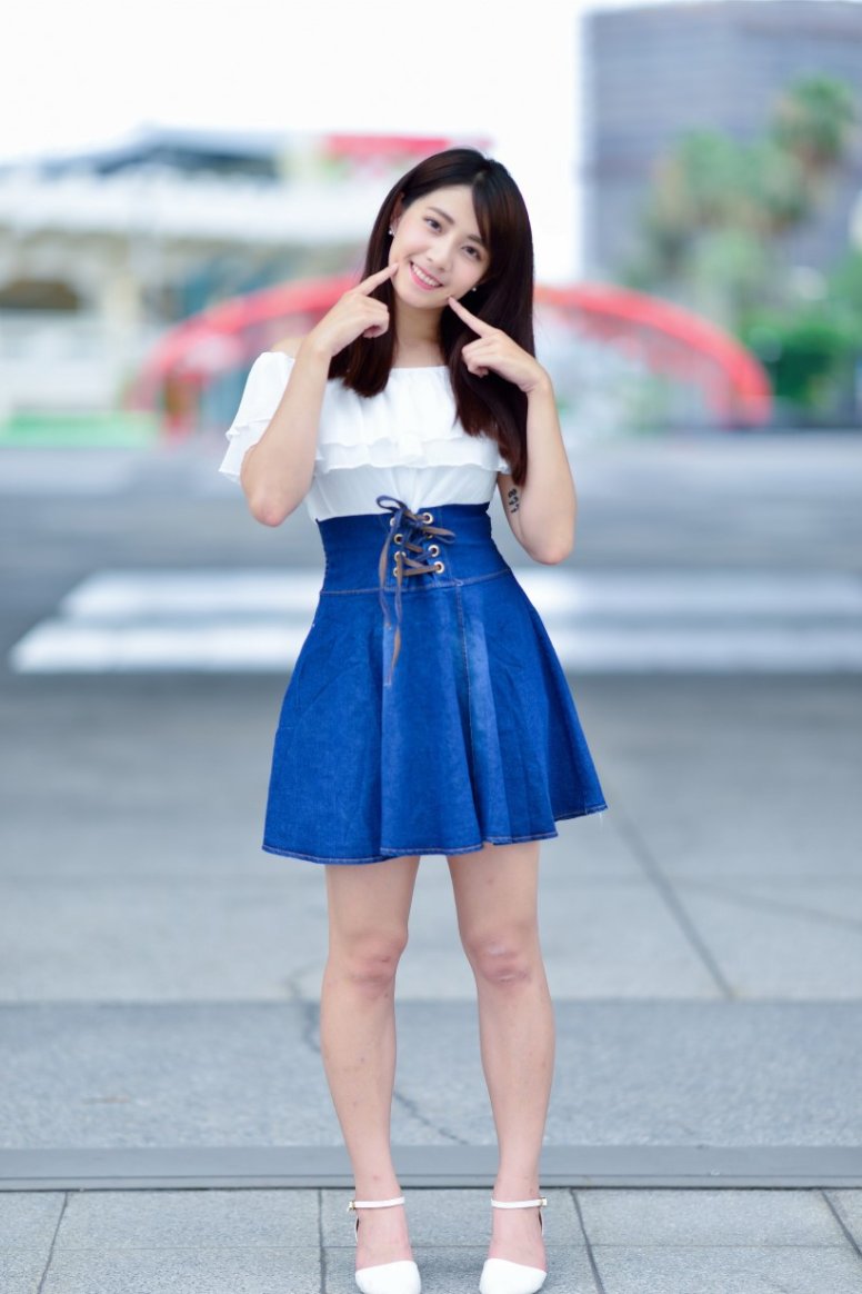 精选街拍 No.075 姗姗(凉爽) 牛仔短裙凉高美腿 [35P/73MB]