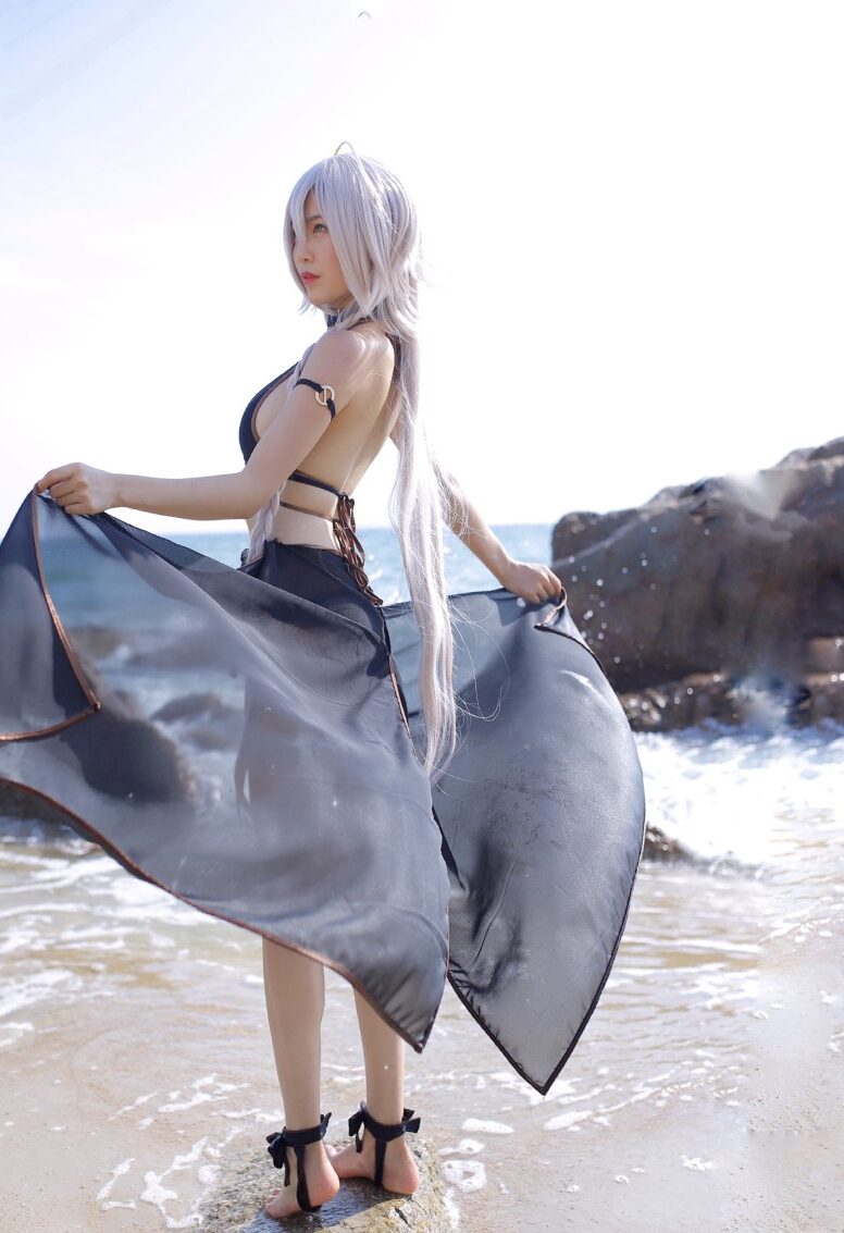 抖娘-利世 – 黑贞德泳装 [40P/138MB]