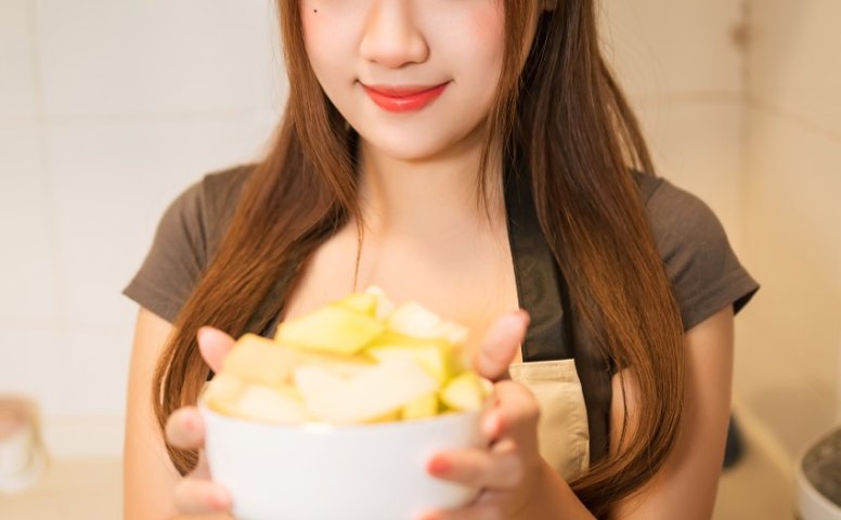 [YALAYI雅拉伊]2020.12.28 NO.745 虞艺《下班的佑或》[49P/528M]