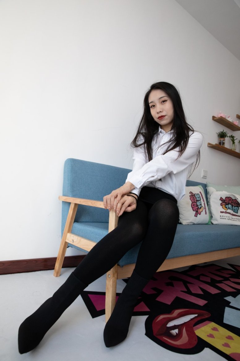 勿恋传媒 NO.587 璐璐-生活如诗 [151P/1V/4.06G]