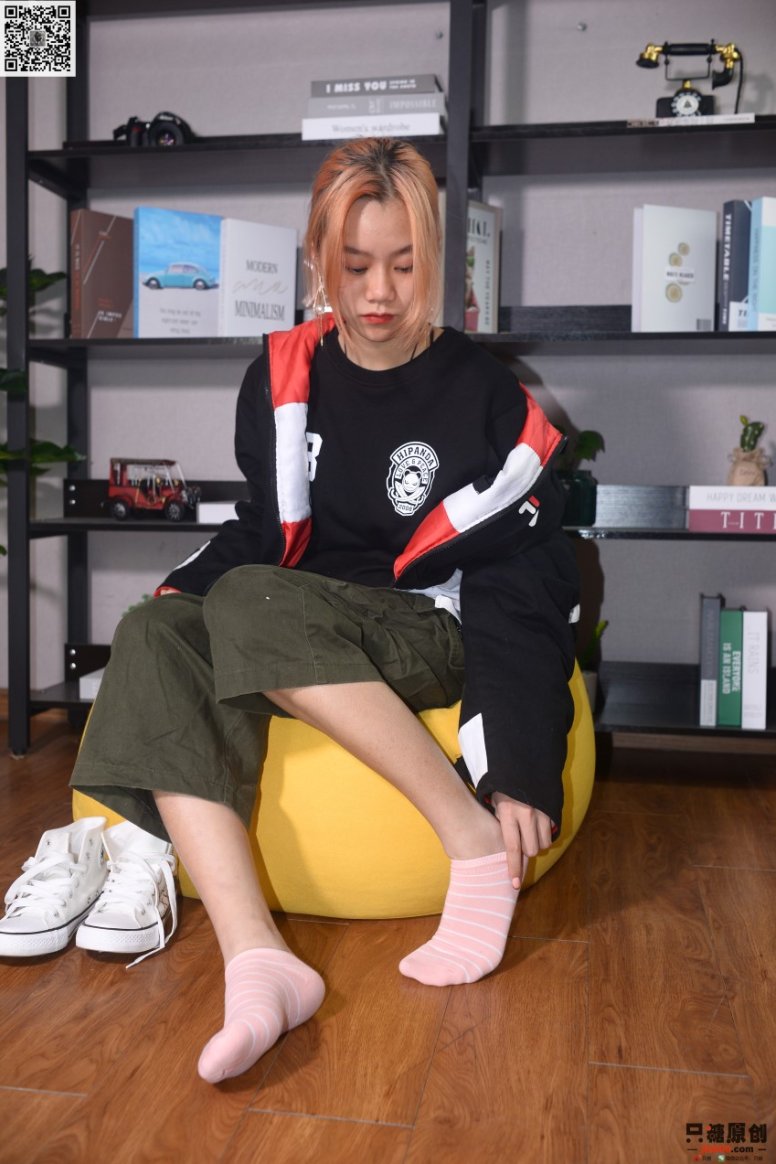 [只糖棉袜]NO.210 彤彤 诗也简单，心也简单 [219P/1V/1.07GB]