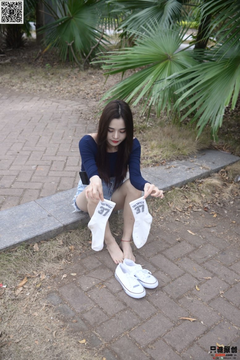 [只糖棉袜]NO.216 文文 人潮里不知所措 [163P/1V/817MB]