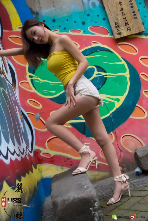 [LISS丽丝映像]NO.038 凉冰《穿超短热裤+丝袜的凉冰》[53P/835MB]