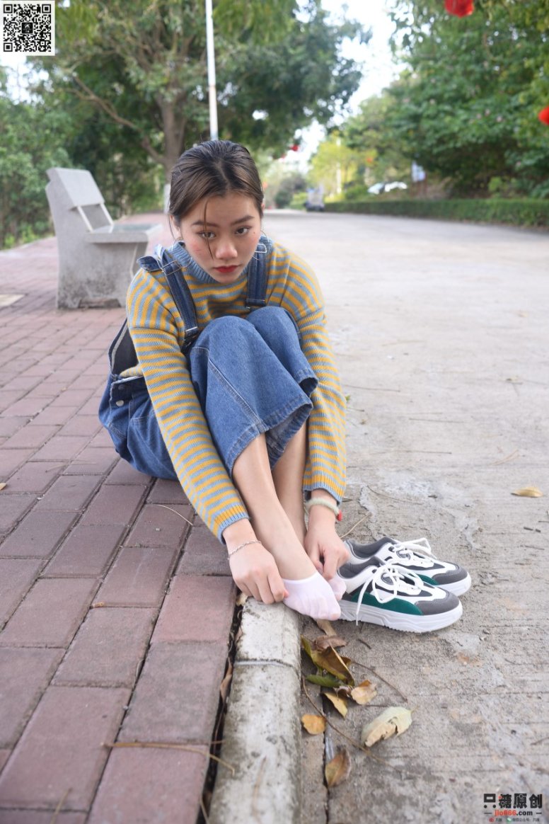 [只糖棉袜]NO.236 彤彤 春山如黛草如烟 [171P/1V/797MB]