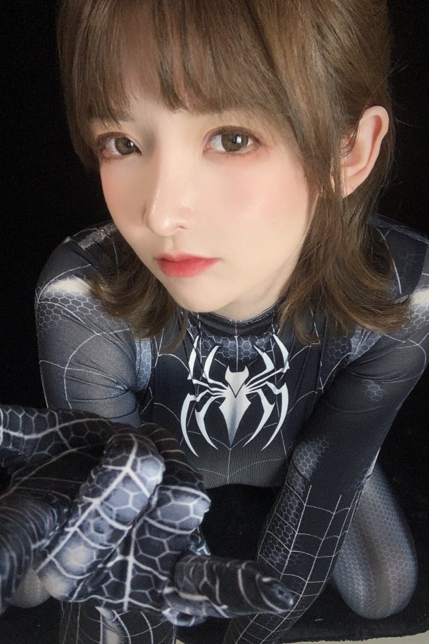 一小央泽 – 黑蜘蛛 [30P/125MB]