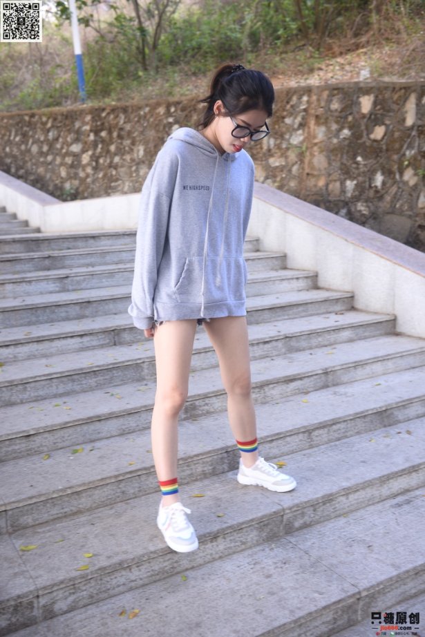 [只糖棉袜]NO.272 苏瑶 轻盈的蓝 [120P/1V/704MB]