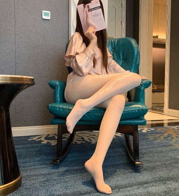 LICCL丽绮映像 NO.001 – 花纹丝 [40P/133MB]