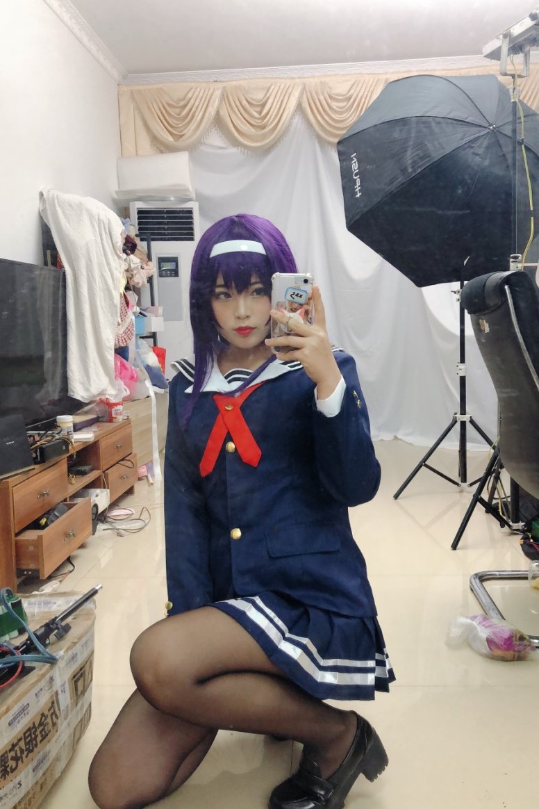 白烨 – 學姐校服 [26P/58MB]