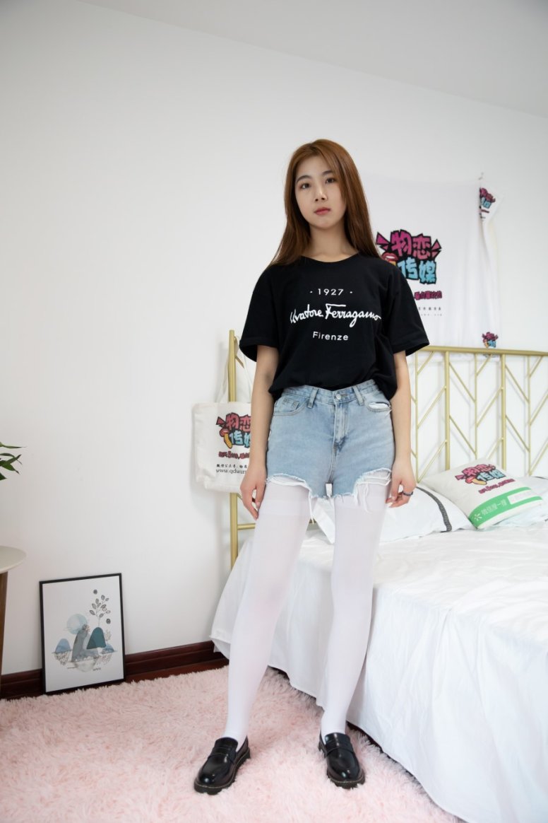 勿恋传媒 NO.706 心心-如画镜[175P/1V/4.96GB]