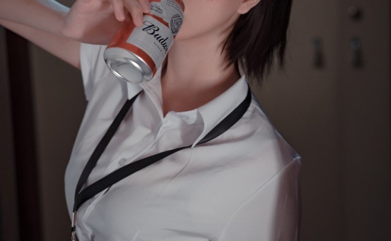 阿薰kaOri – 黑丝OL [45P/188MB]