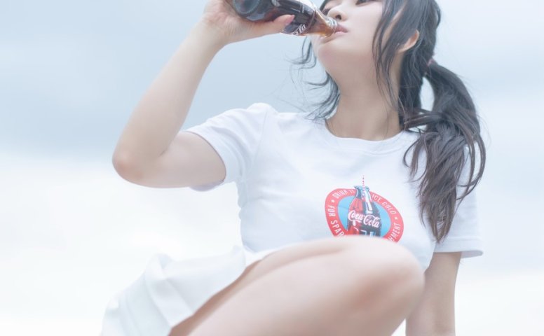 脱尾巴Mizuki – 可乐JK [18P/33MB]