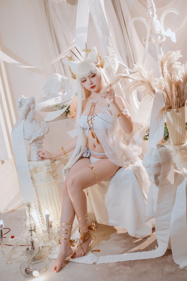 二佐Nisa – 方舟白金泳装 [16P/85MB]