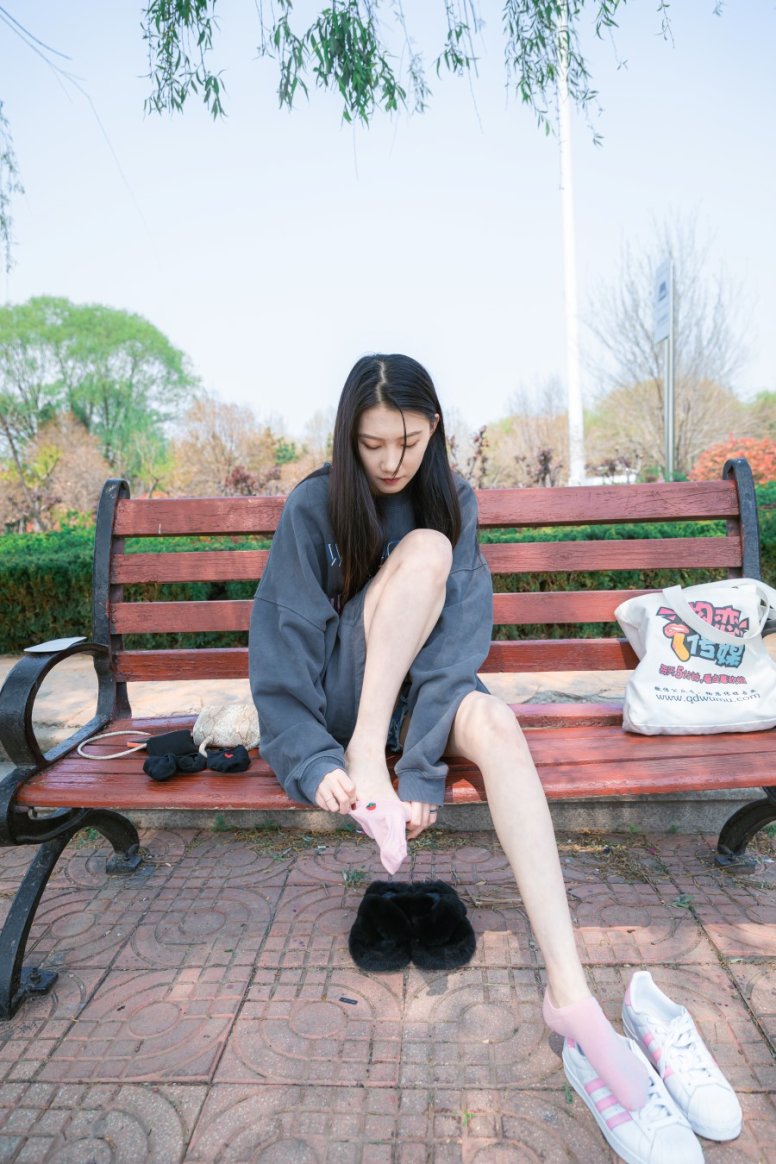 勿恋传媒 NO.741 兔兔-风寻[153P/1V/3.65GB]