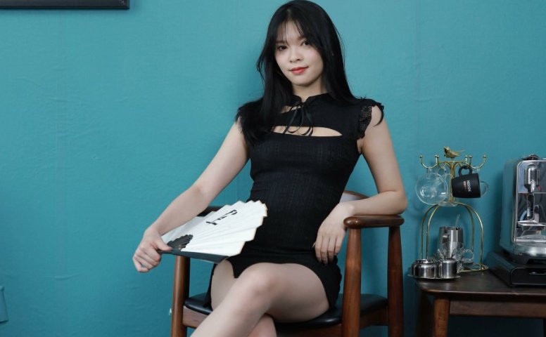 [IESS异思趣向] 耽丝 210812 小七的黑色不规则短裙 [93P/96MB]