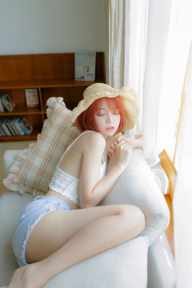 网紅Coser@疯猫ss 草帽女孩 [30P/654MB]