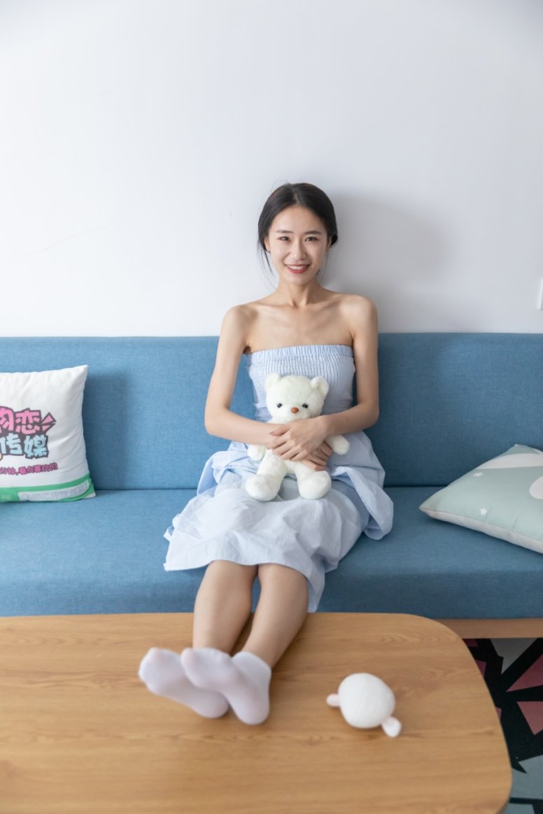 勿恋传媒 NO.842 菜菜-真水无香[143P/1V/3.05GB]