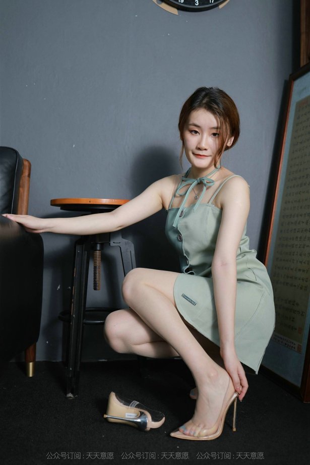 面饼仙儿 – 水手服 死库水 [35P/291MB]