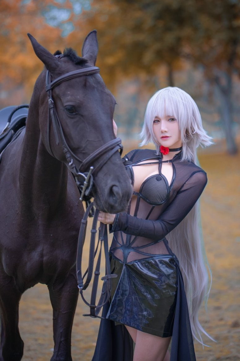 仙九Airi – 黑贞马会 [18P/293MB]