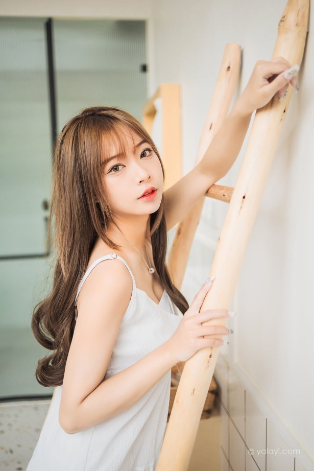 [YALAYI雅拉伊] 2022.05.13 NO.931 小女友 阿禾[47P/413MB]