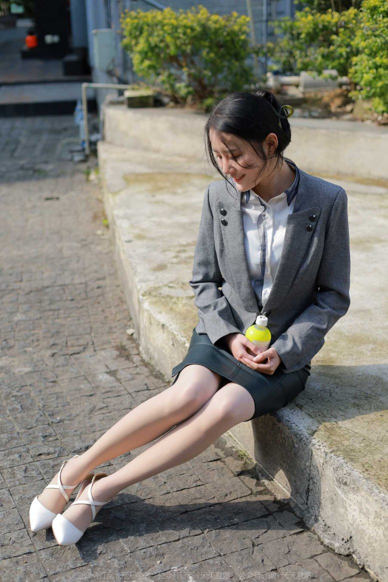 [IESS异思趣向] 2022.04.05 丝享家1050：婉萍《加班日记》[80P/127MB]