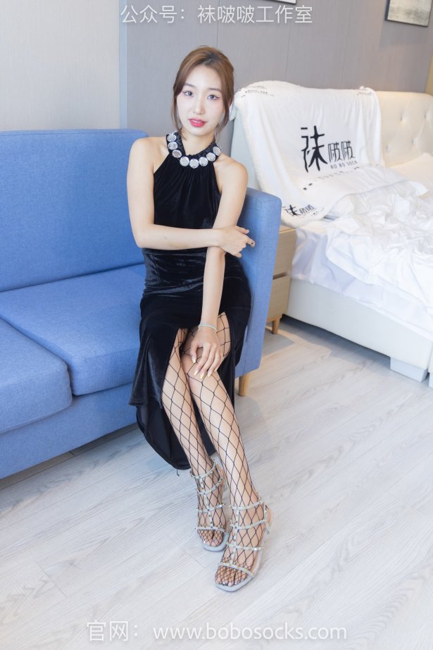 [BoBoSocks袜啵啵]NO.113 果果-高跟鞋、黑色往袜[141P/1V/5.67GB]