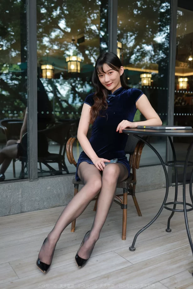 [IESS异思趣向] 2022.05.04 丝享家1078：秋秋《高叉旗袍嘿丝》[87P/131MB]