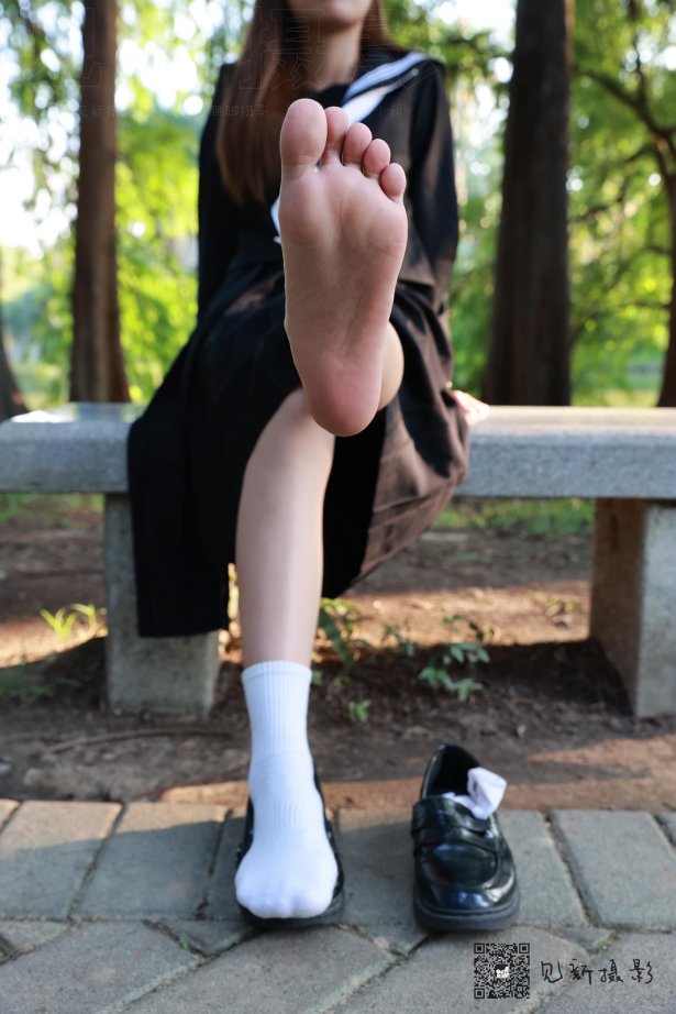 [见新摄影]NO.002 一厘甜酒 公园JK至服棉袜[161P/1V/1.20GB]