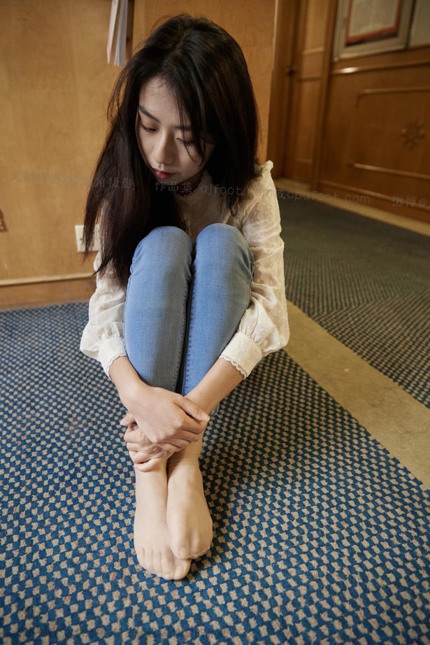 [见新摄影]NO.029 王家卫风格红色高跟鞋，质朴的生活气[233P/1V/1.91GB]