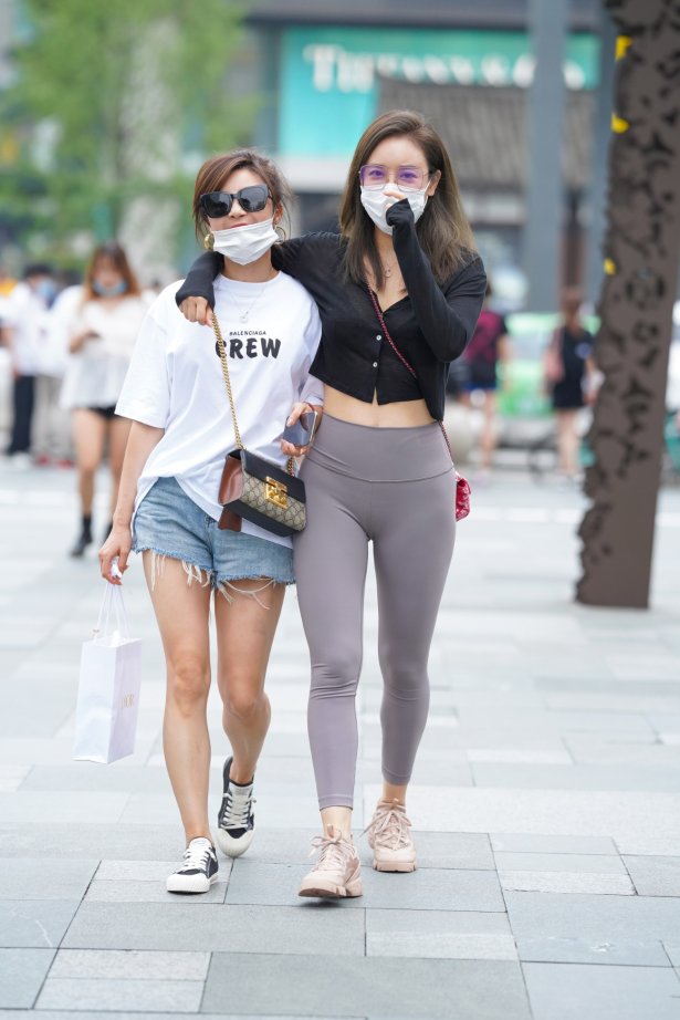 精选街拍作品 NO.1539 视觉冲击街拍作品 – 有点活泼[38P/67MB]