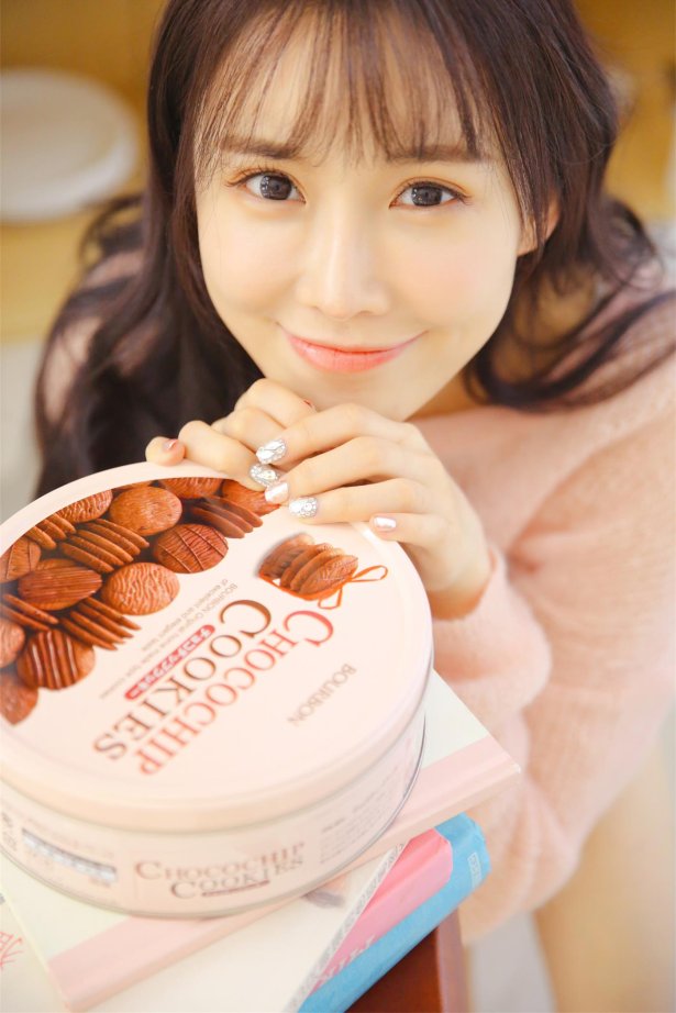 [YALAYI雅拉伊] 2022.10.24 NO.982 飘逸身姿[29P/237MB]