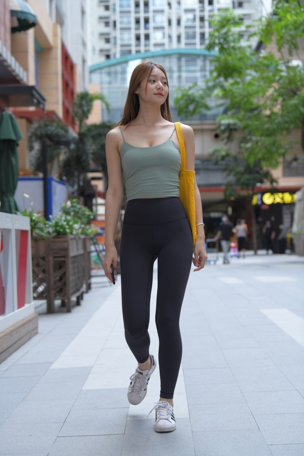 精选街拍作品 NO.1554 一始街拍作品 黑色瑜伽裤镁钕[827P/955MB]