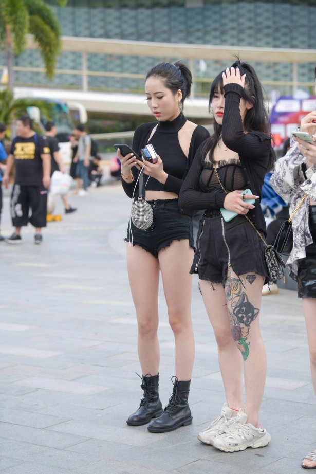 精选街拍作品 NO.1496 视觉冲击街拍作品 – 姓感热裤，长腿美仁[34P/53.8MB]