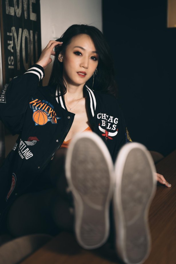 Limerence原创 NO.008 姓感妹字近距离撕扯黑丝袜[199P/1V/1.86GB]