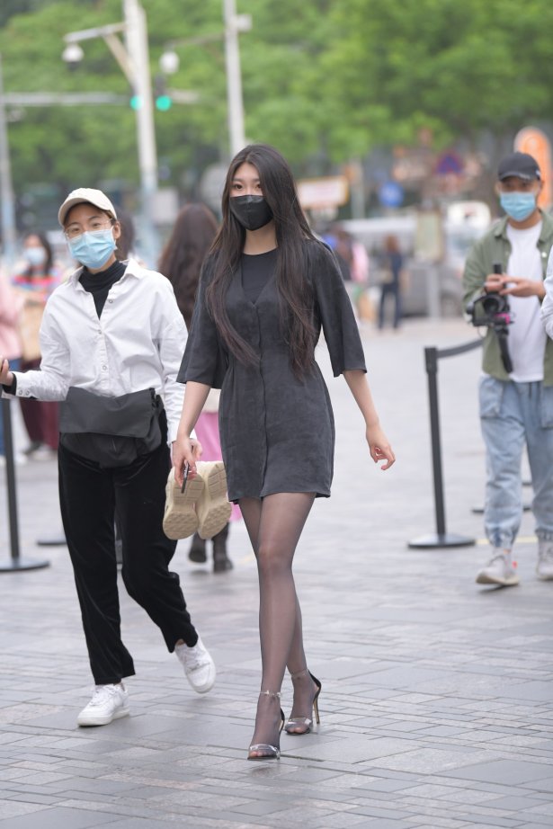 精选街拍作品 NO.1573 红石街拍作品 – 又遇黑丝镁钕[21P/22.5MB]