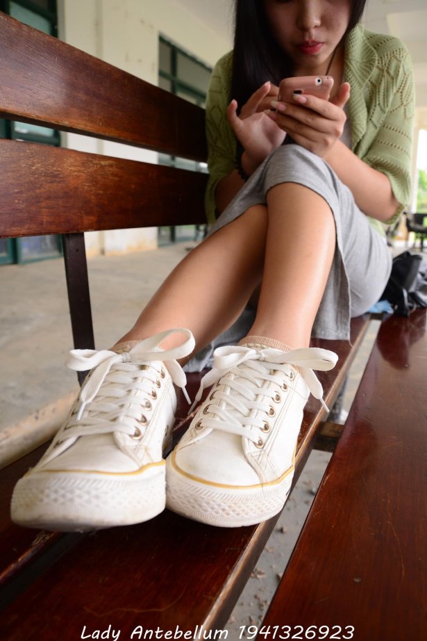 [战前女神] 美腿镁足精品摄影套图 023 [41P/60MB]