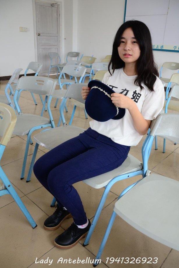 [战前女神] 美腿镁足精品摄影套图 067 [88P/125MB]