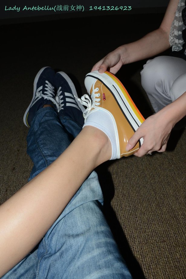 [战前女神] 美腿镁足精品摄影套图 064 [62P/155MB]