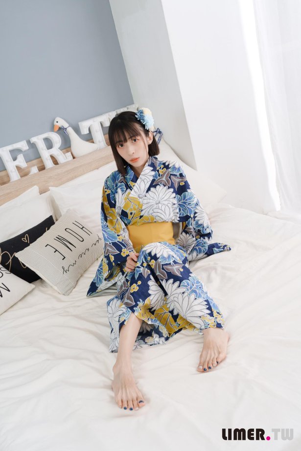 Limerence原创 NO.042 日本妹字子 超敏感脚脚初次被TK[160P/1V/4.86GB]