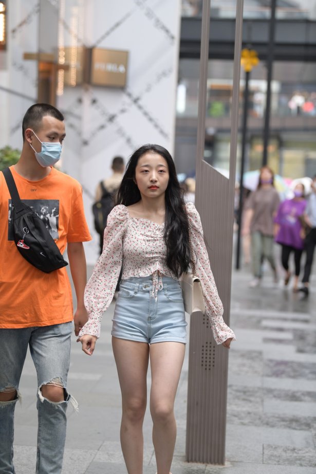 精选街拍作品 NO.1800 视觉冲击街拍作品 – 迷你热裤女友[90P/105MB]