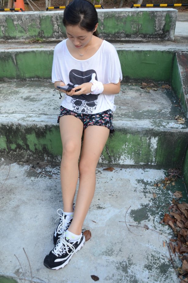 [战前女神] 美腿镁足精品摄影套图 106 [189P/347MB]