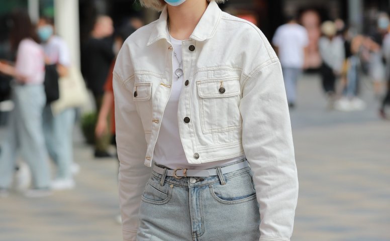 精选街拍作品 NO.1803 玻璃街拍作品 – 浅蓝牛热裤YY小妹[105P/104MB]