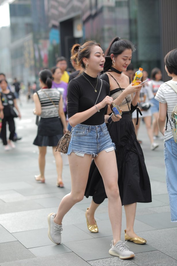 精选街拍作品 NO.2026 凯恩街拍作品 – 热裤美背[52P/45MB]